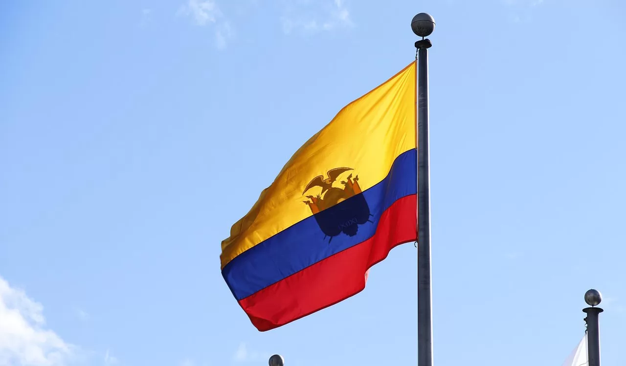 Crea un sitio web exitoso y personalizado para Ecuador, con el idioma {LANGUAGE},  la moneda {CURRENCY}, zona horaria {TIME},  ubicaciones de Ecuador ...